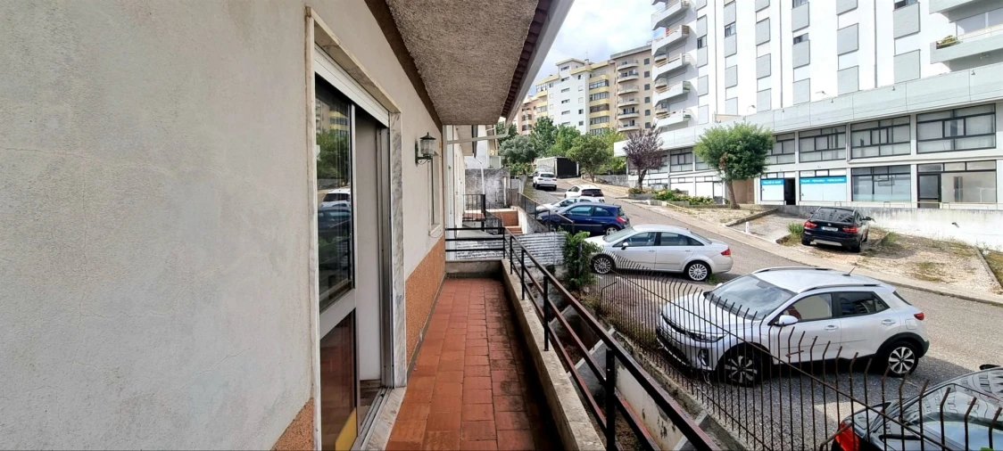 Moradia T10 para Venda em Santo Antonio dos Olivais Foto 12