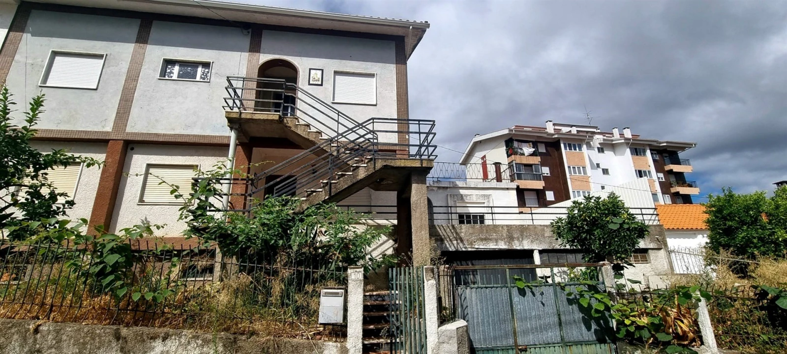 Moradia T10 para Venda em Santo Antonio dos Olivais Foto 3