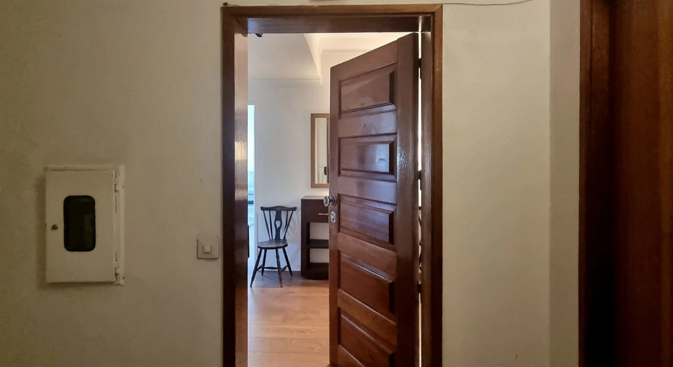 Apartamento T4 para Venda em Santo Antonio dos Olivais Foto 16