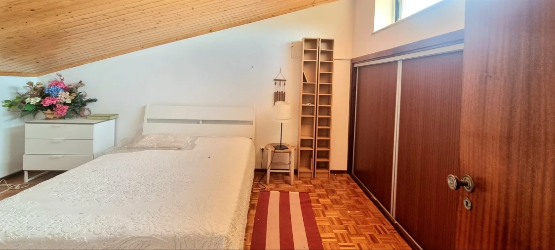 Apartamento T4 para Venda em Santo Antonio dos Olivais Foto 32