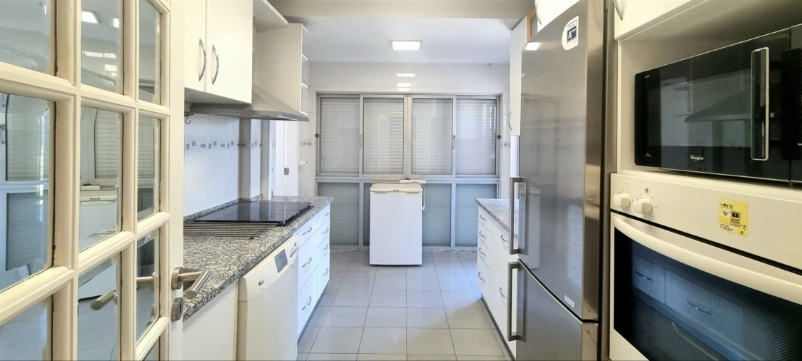 Apartamento T4 para Venda em Santo Antonio dos Olivais Foto 12