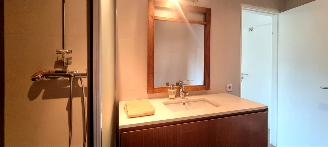 Apartamento T4 para Venda em Santo Antonio dos Olivais Foto 19
