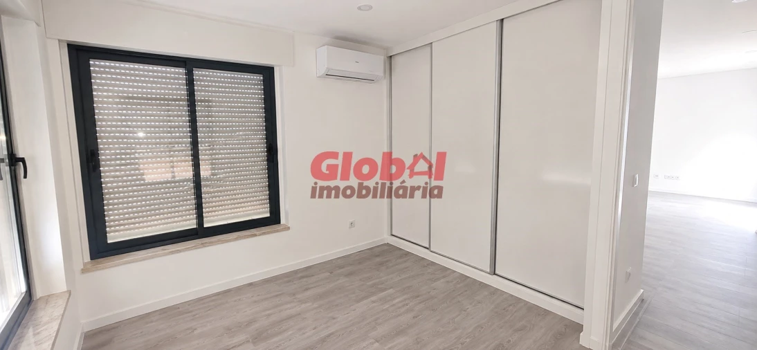 Apartamento T1 para Venda em Repeses e São Salvador Foto 3
