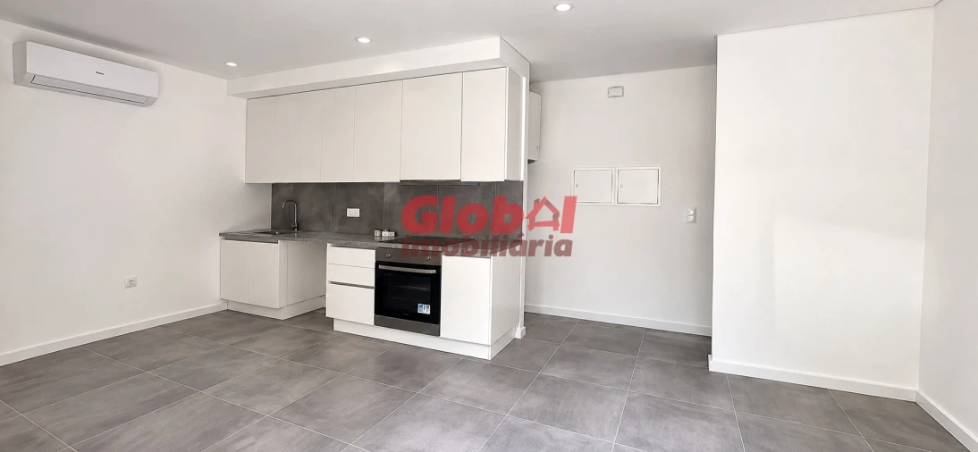 Apartamento T1 para Venda em Repeses e São Salvador Foto 2
