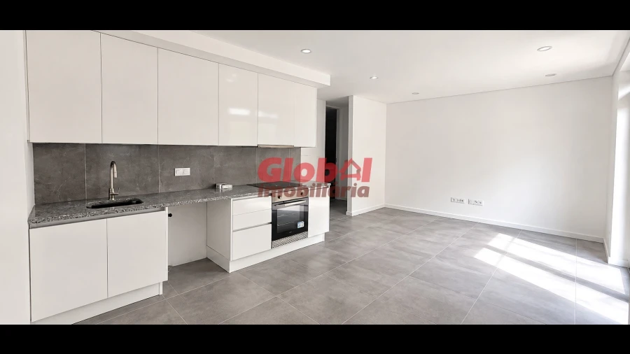 Apartamento T1 para Venda em Repeses e São Salvador