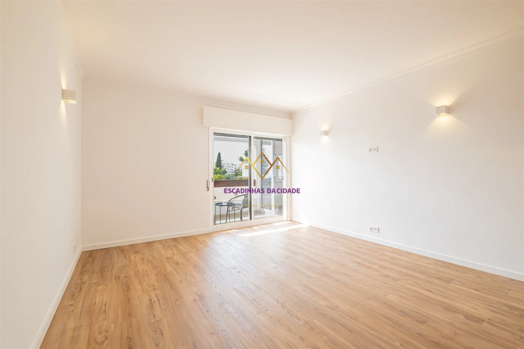 Apartamento T1 para Venda em Alcabideche Foto 10