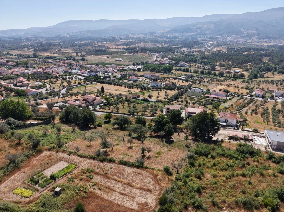 Terreno para Venda em Pinhanços Foto 14