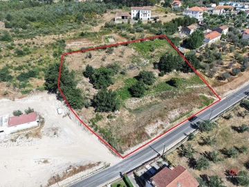 Terreno para Venda em Pinhanços