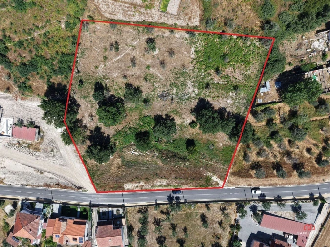 Terreno para Venda em Pinhanços Foto 3