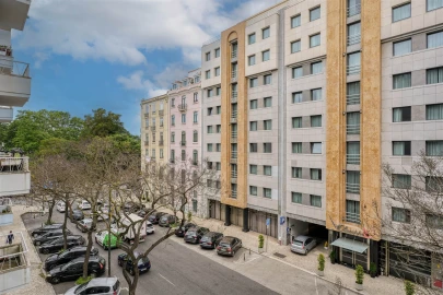 Apartamento T3 para Arrendamento em Avenidas Novas