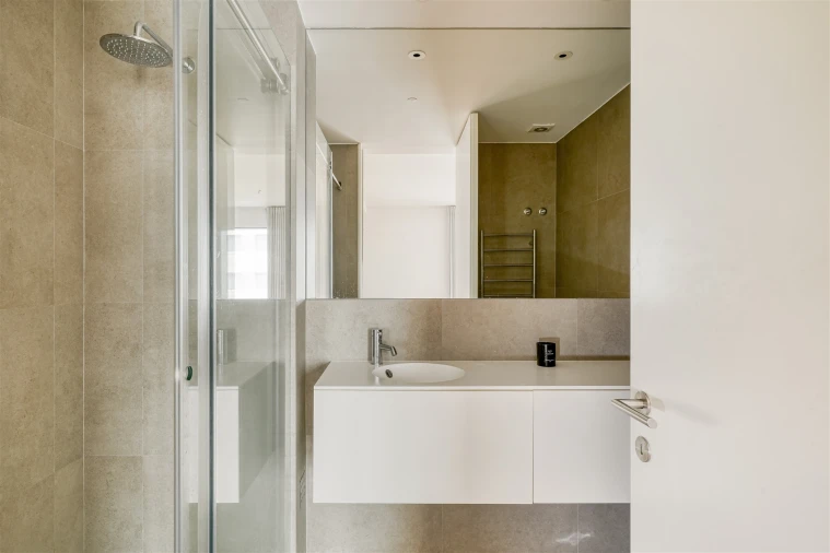 Apartamento T3 para Arrendamento em Avenidas Novas Foto 23