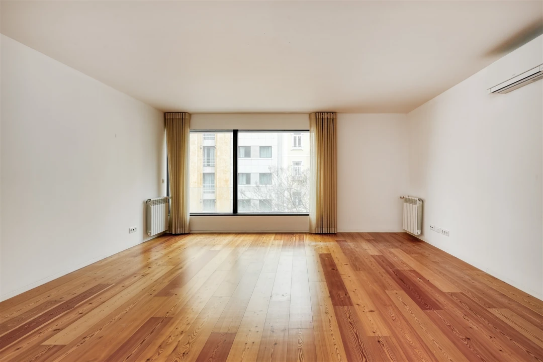 Apartamento T3 para Arrendamento em Avenidas Novas Foto 10