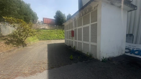 Negócio para Venda em Raiva, Pedorido e Paraíso