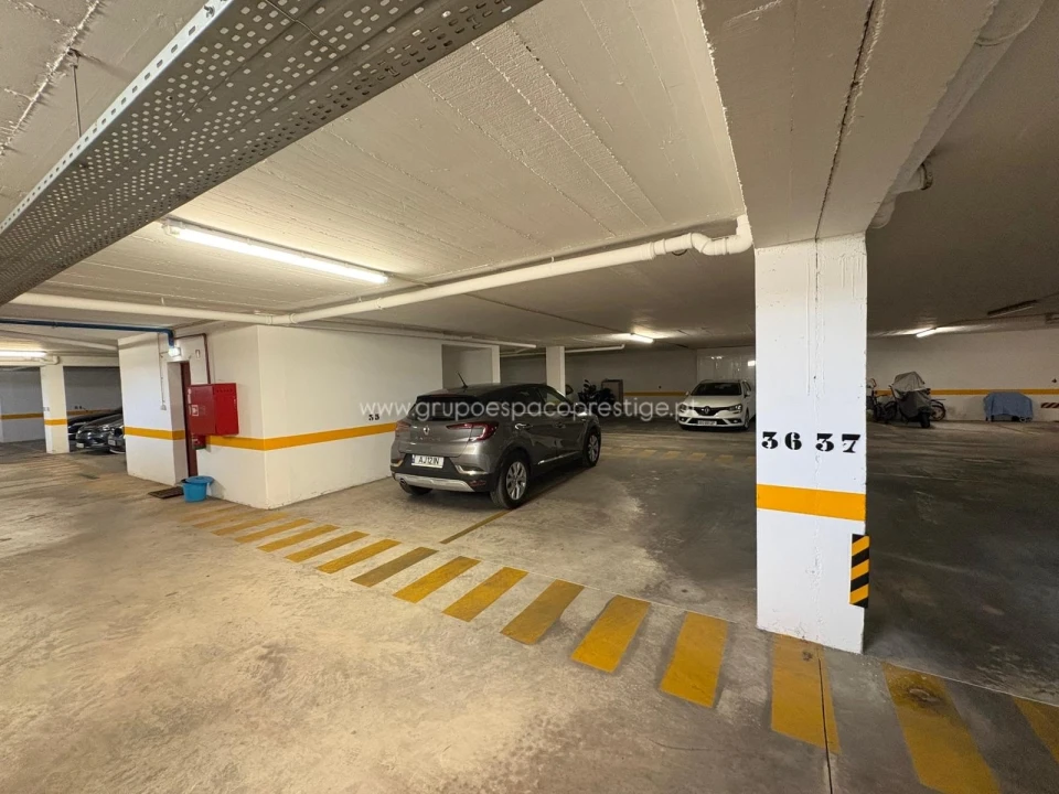 Garagem para Venda em Olhão Foto 4