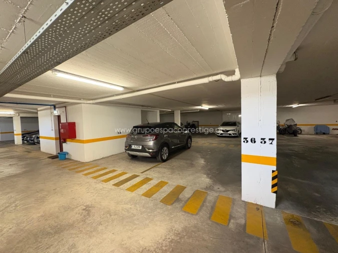 Garagem para Venda em Olhão Foto 4