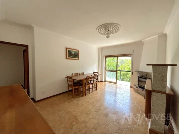 Apartamento T3 para Arrendamento em Viseu
