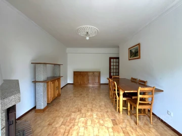 Apartamento T3 para Arrendamento em Viseu