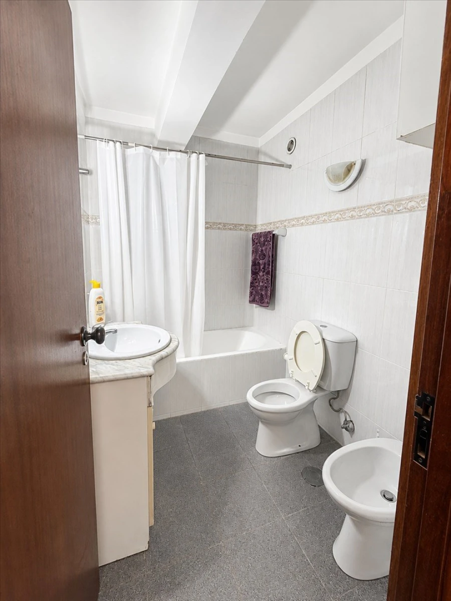 Apartamento T2 para Venda em Ramalde Foto 9
