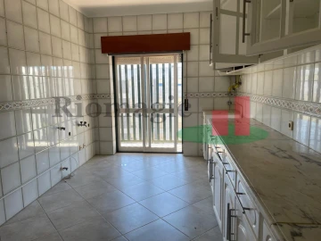Quarto para Arrendamento em Rio Maior