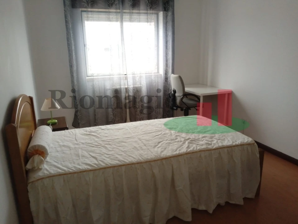 Quarto para Arrendamento em Rio Maior Foto 1