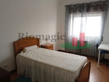 Quarto para Arrendamento em Rio Maior
