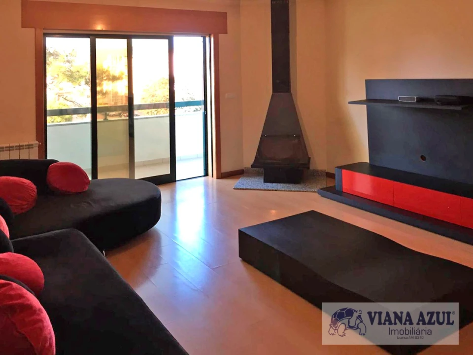 Apartamento T2 para Venda em Darque Foto 2