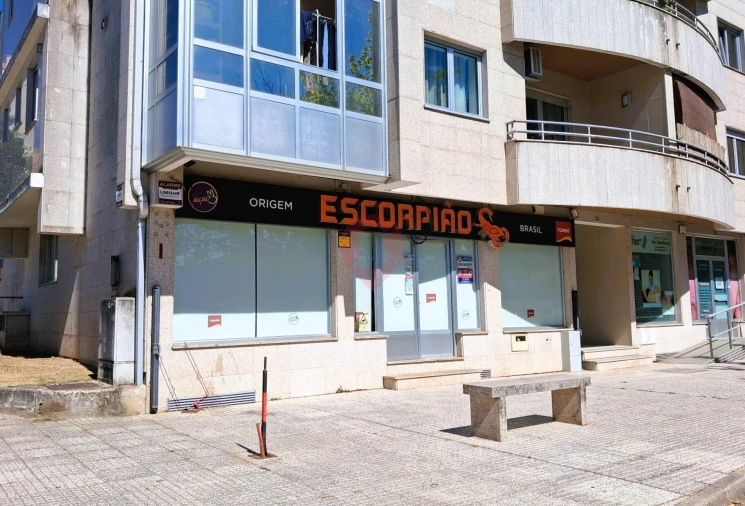 Loja para Arrendamento em Vila e Roussas Foto 13