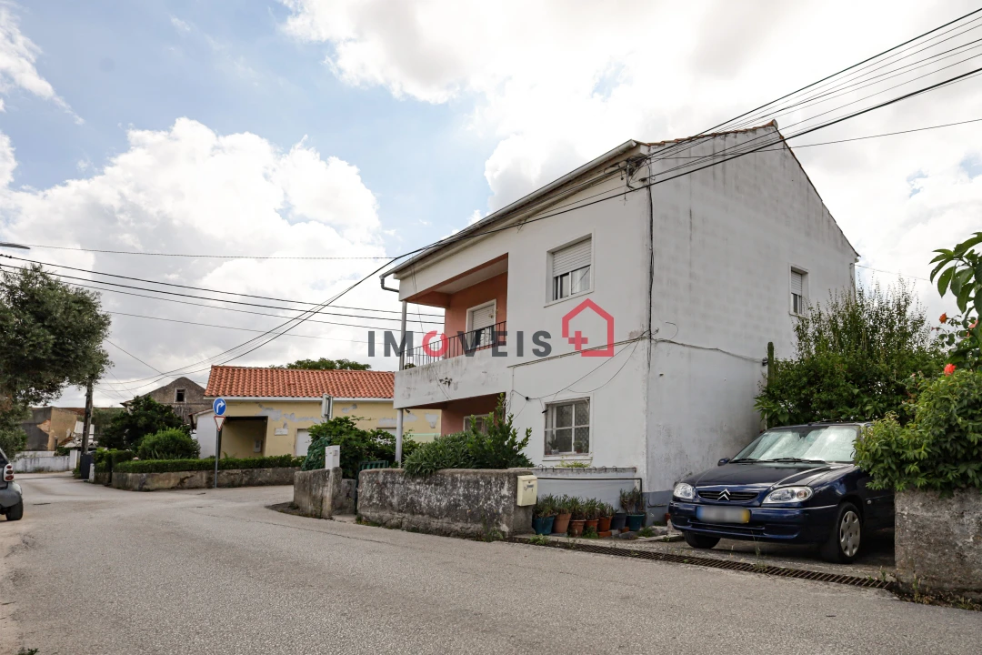 Moradia T4 para Venda em Marrazes e Barosa Foto 1