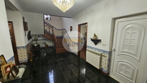 Moradia T6 para Venda em Azeitão (São Lourenço e São Simão)