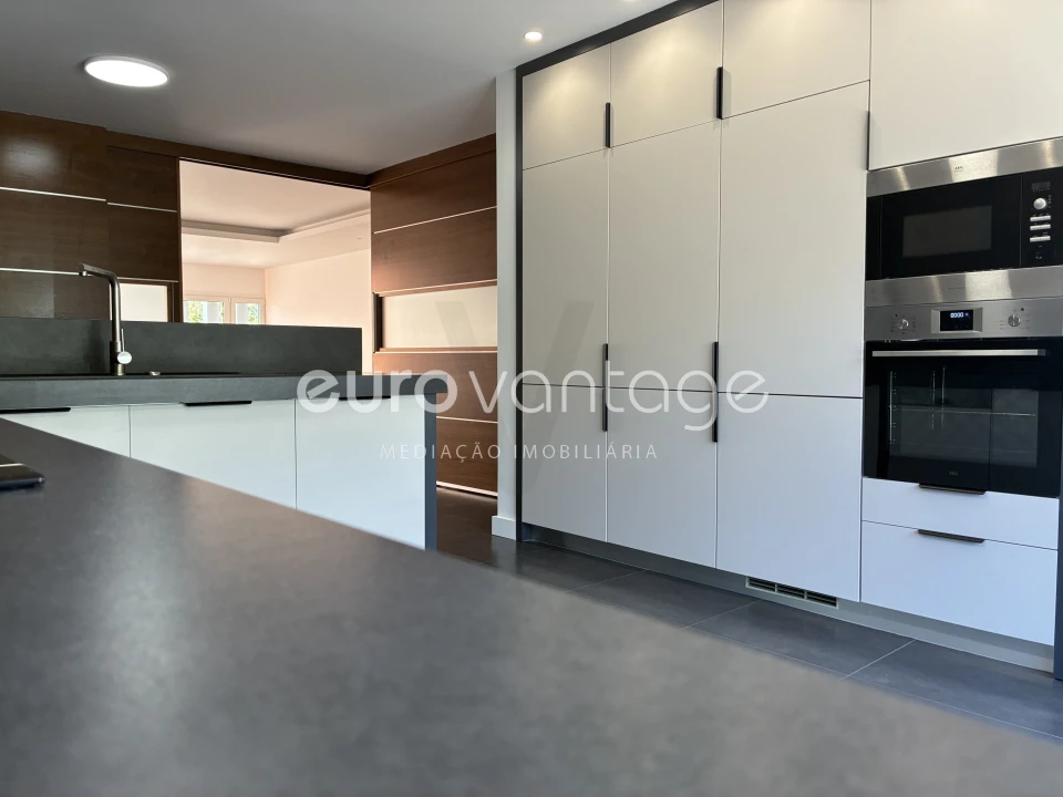 Moradia T4 para Venda em Leiria, Pousos, Barreira e Cortes Foto 11