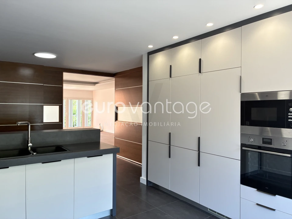 Moradia T4 para Venda em Leiria, Pousos, Barreira e Cortes Foto 7