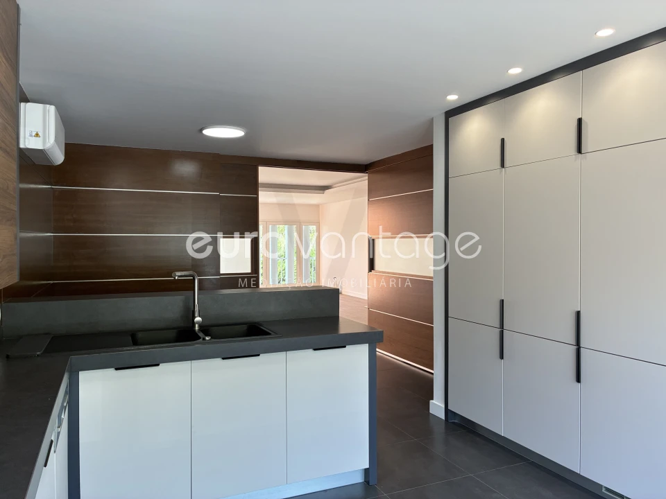Moradia T4 para Venda em Leiria, Pousos, Barreira e Cortes Foto 8