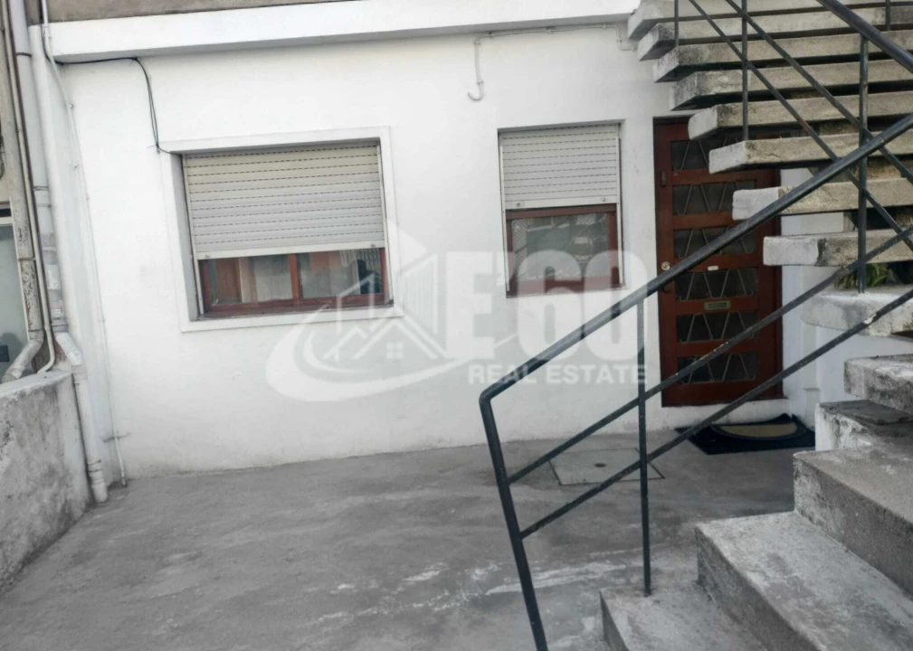 Apartamento T1 para Venda em Oliveira do Douro Foto 9