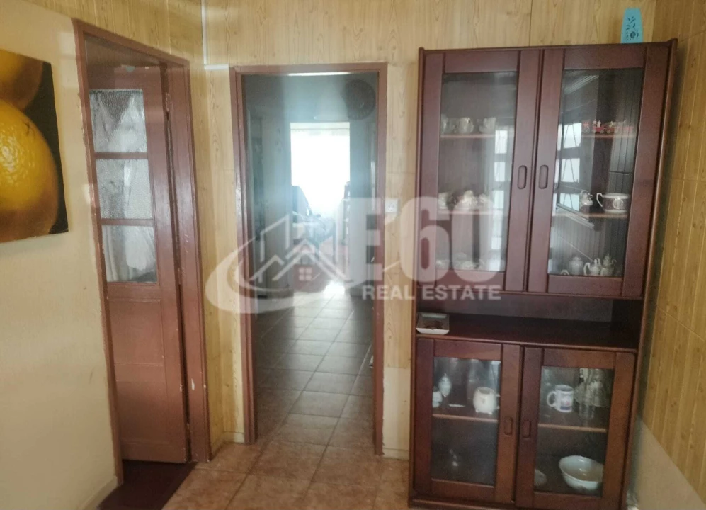 Apartamento T1 para Venda em Oliveira do Douro Foto 2