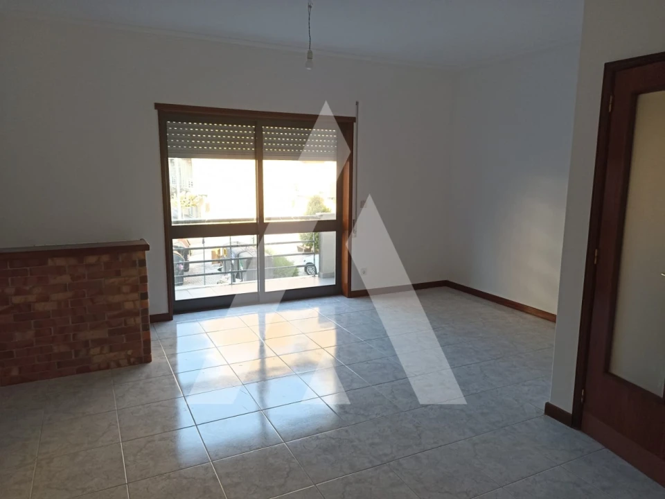 Apartamento T3 para Arrendamento em Santa Maria Maior e Monserrate e Meadela Foto 3