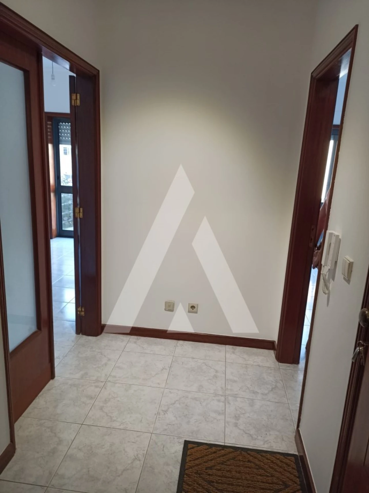 Apartamento T3 para Arrendamento em Santa Maria Maior e Monserrate e Meadela Foto 6