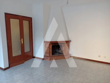 Apartamento T3 para Arrendamento em Santa Maria Maior e Monserrate e Meadela