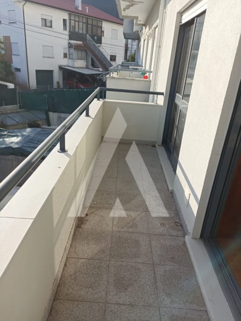 Apartamento T3 para Arrendamento em Santa Maria Maior e Monserrate e Meadela