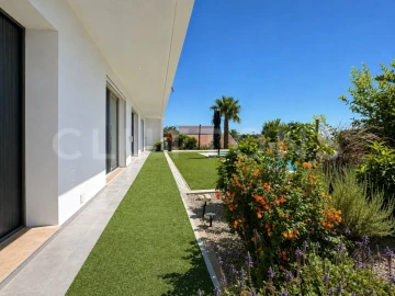 Moradia T4 para Venda em Loule (São Clemente)