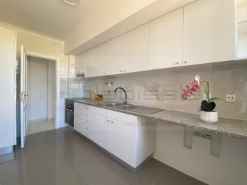 Apartamento para Venda em Laranjeiro e Feijó