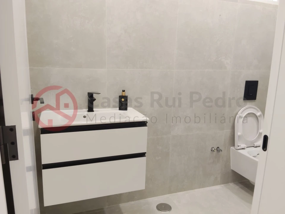 Moradia T3 para Venda em Almada, Cova da Piedade, Pragal e Cacilhas Foto 39