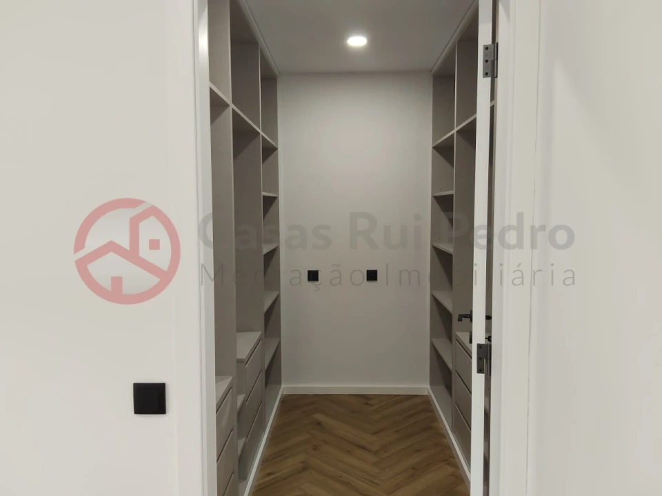 Moradia T3 para Venda em Almada, Cova da Piedade, Pragal e Cacilhas Foto 25