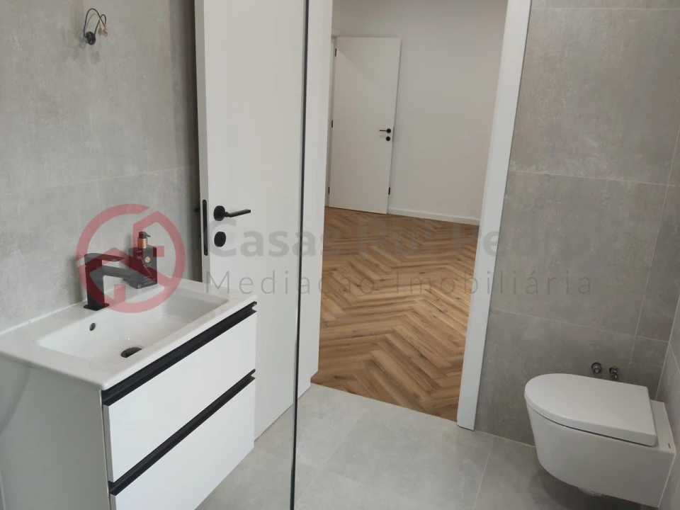Moradia T3 para Venda em Almada, Cova da Piedade, Pragal e Cacilhas Foto 34