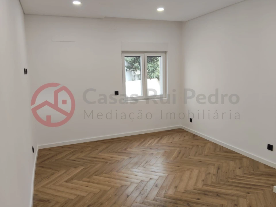 Moradia T3 para Venda em Almada, Cova da Piedade, Pragal e Cacilhas Foto 30