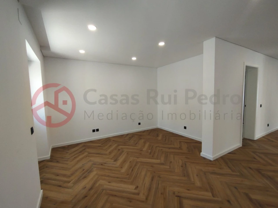 Moradia T3 para Venda em Almada, Cova da Piedade, Pragal e Cacilhas Foto 8