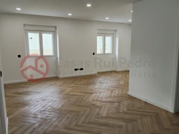 Moradia T3 para Venda em Almada, Cova da Piedade, Pragal e Cacilhas
