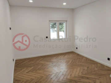 Moradia T3 para Venda em Almada, Cova da Piedade, Pragal e Cacilhas