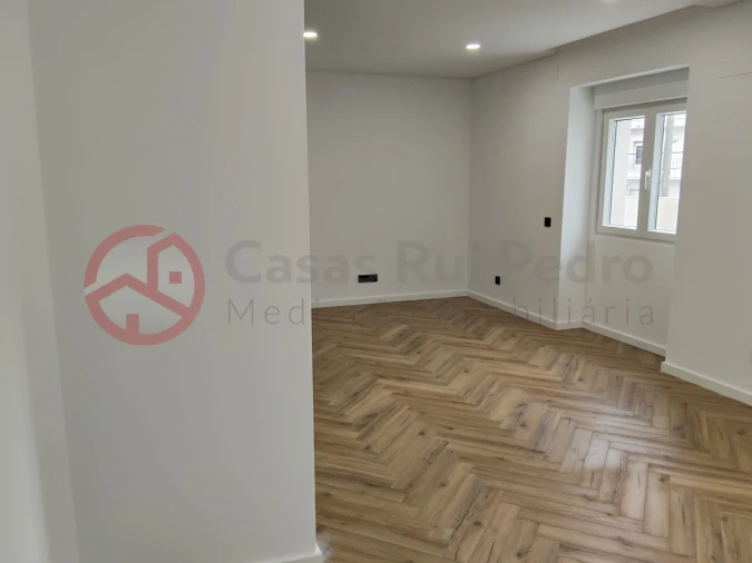 Moradia T3 para Venda em Almada, Cova da Piedade, Pragal e Cacilhas Foto 11