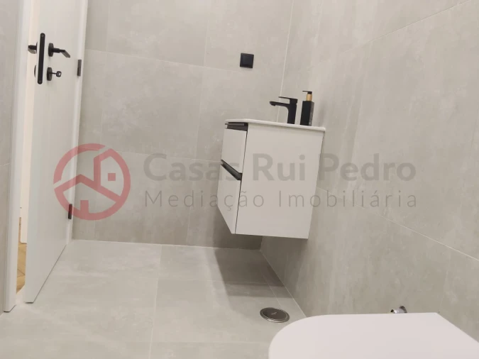 Moradia T3 para Venda em Almada, Cova da Piedade, Pragal e Cacilhas Foto 43