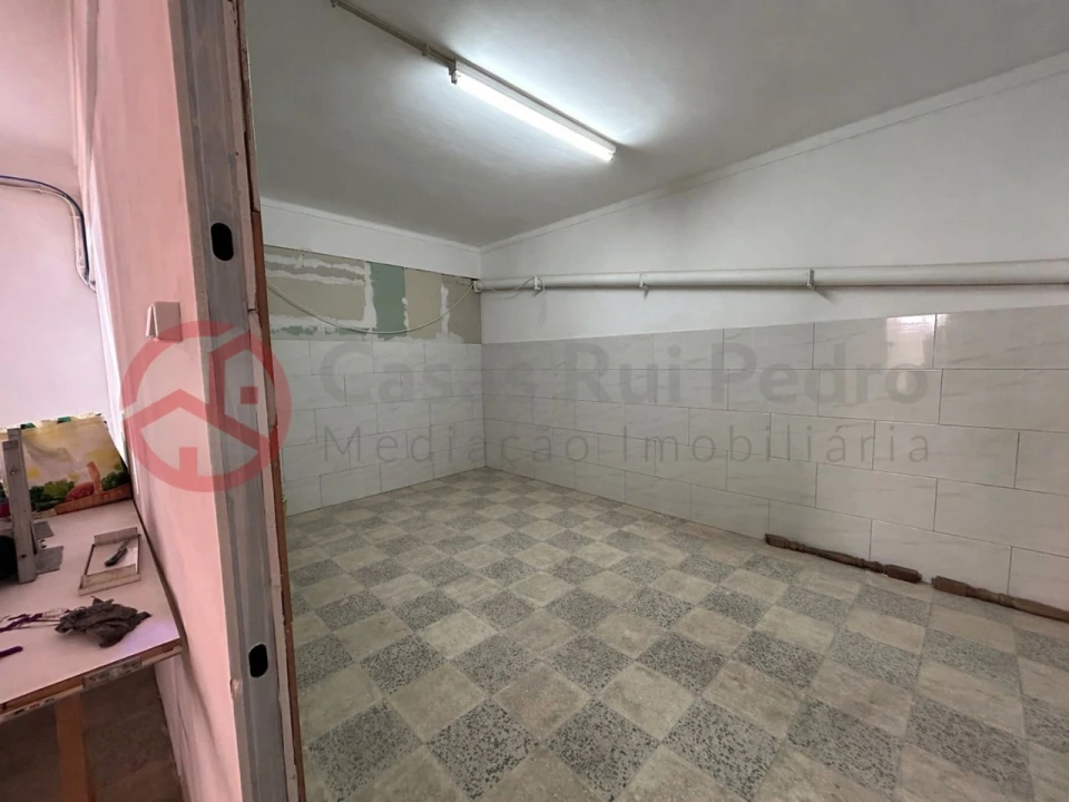 Armazém para Venda em Amora Foto 2